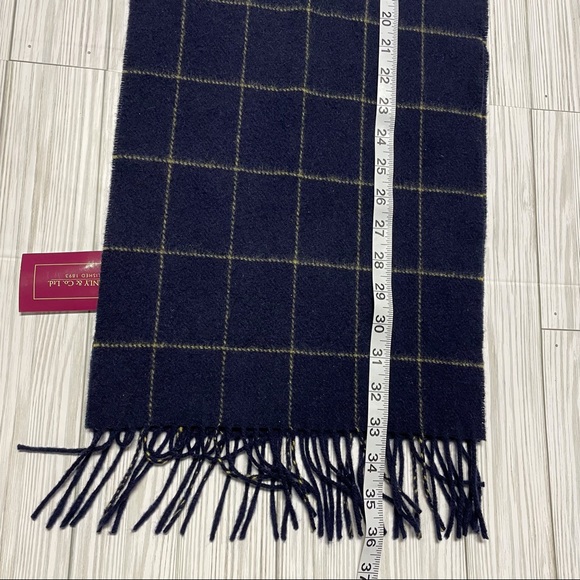 John Hanly 100% Lambwool scarf - Picture 7 of 7